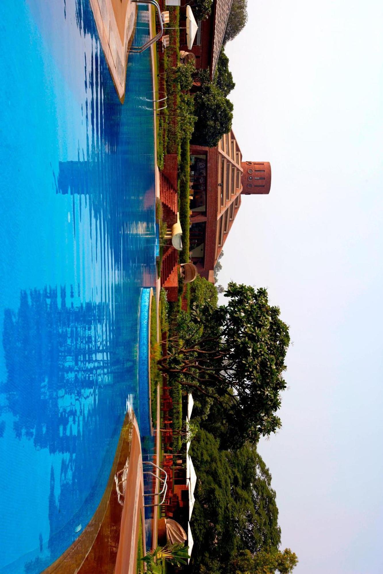 גורגאון The Westin Sohna Resort & Spa מראה חיצוני תמונה